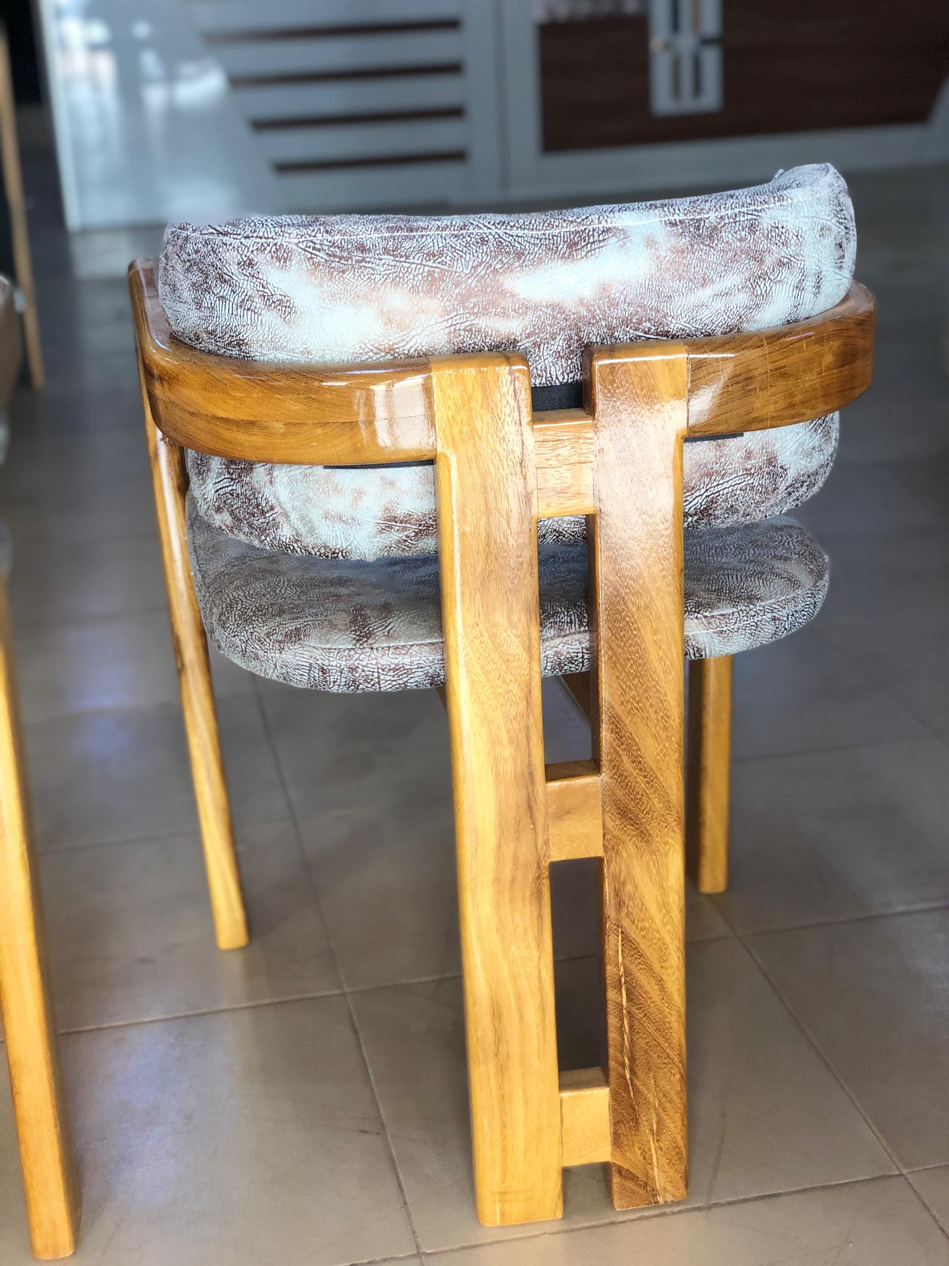 CHAISE DECORATIF